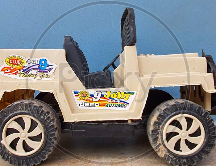 TOY JEEP