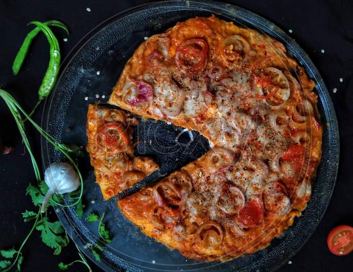 italian style tomato pizza