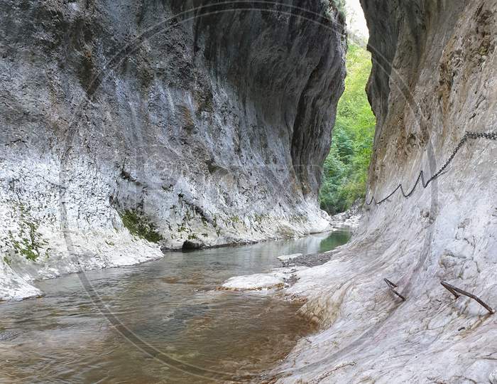 Metal Cables Cheile Rametului Gorges, Transylvania