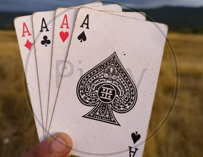 Playing cards wallpaper