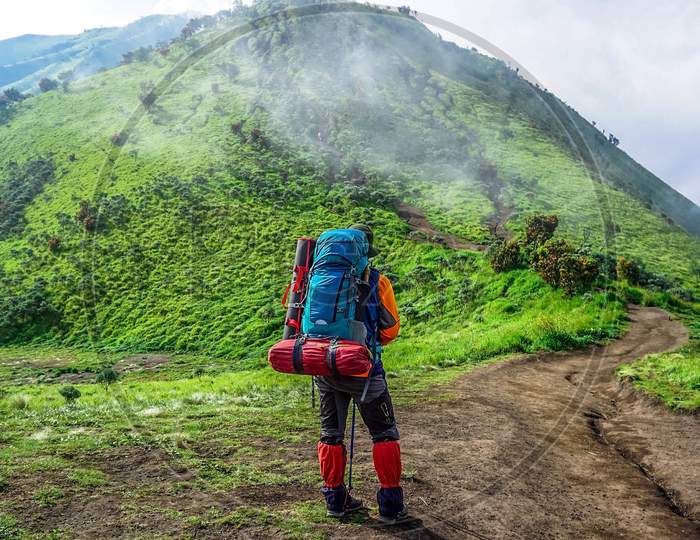 backpack,hiking,hill,ridge,adventure,