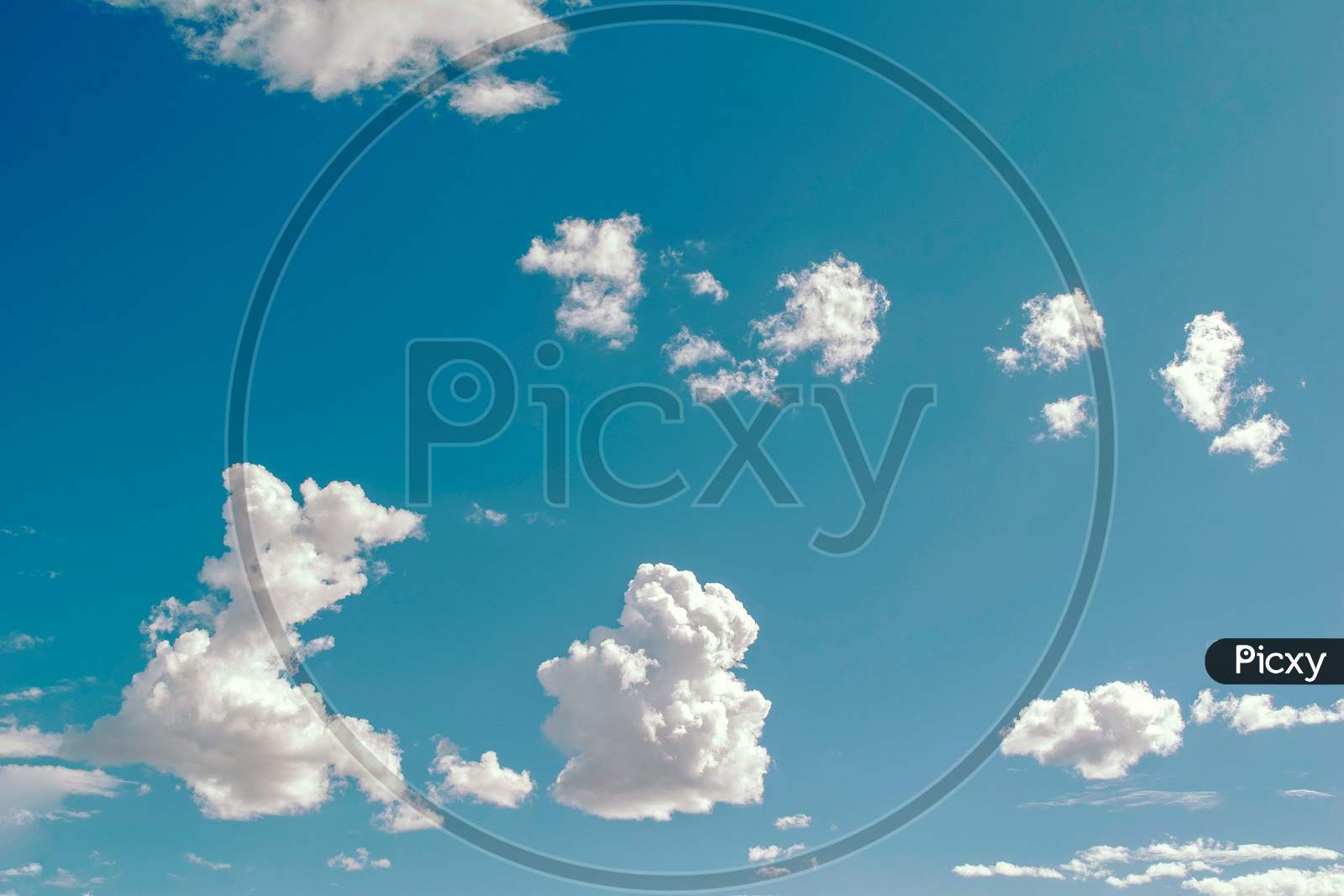 The sky || cloud || atmosphere