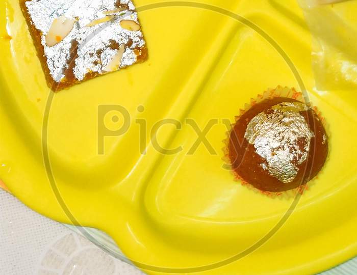 Indian sweets barfi & gulab jamun