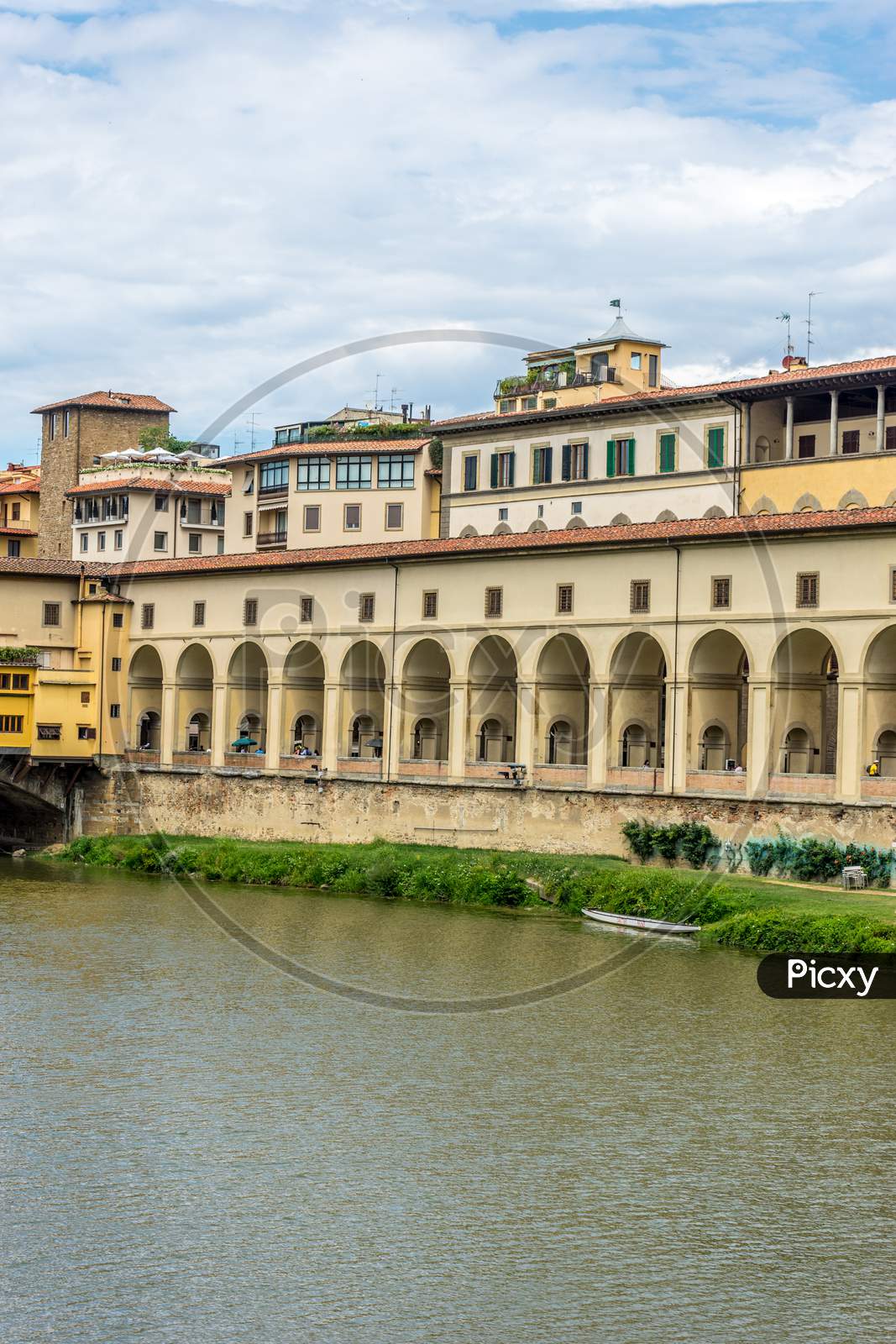 Gallery Of The Uffizi Over The Arno River In Florence, Italy
