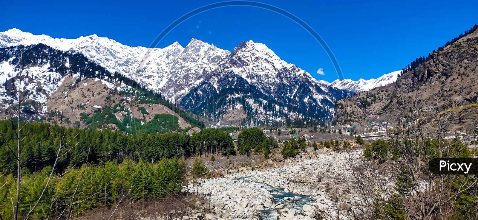 Solang Valley, A beautiful Himalayan mountains