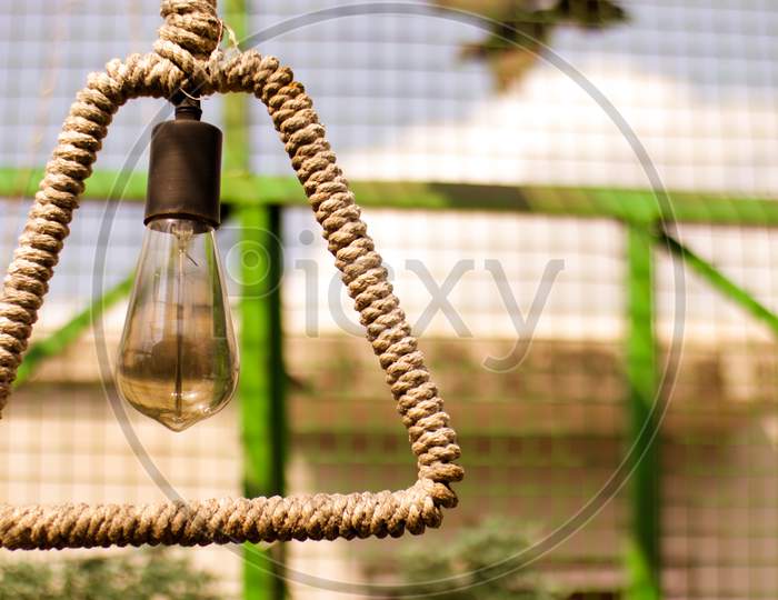 Lamp with ropes