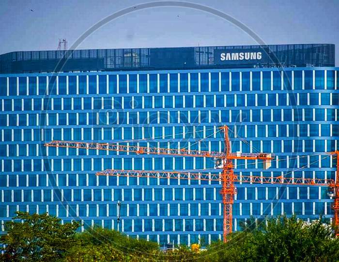 Samsung building from far showing the masiveness