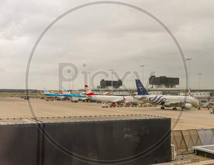 Amsterdam, Schiphol - 22 June 2018: Klm, Austrian Airline And Skyteam Planes At The Schiphol Airport