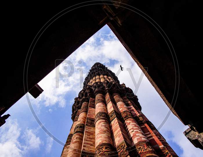 The mighty qutb minar, mobile shot
