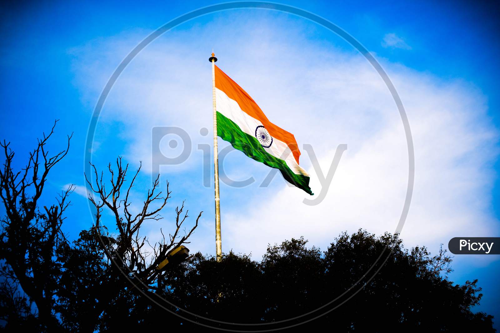 indian national flag at wagah/attari border amritsar