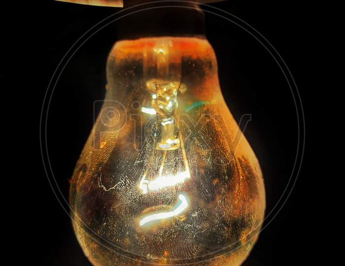 an incandescent light bulb