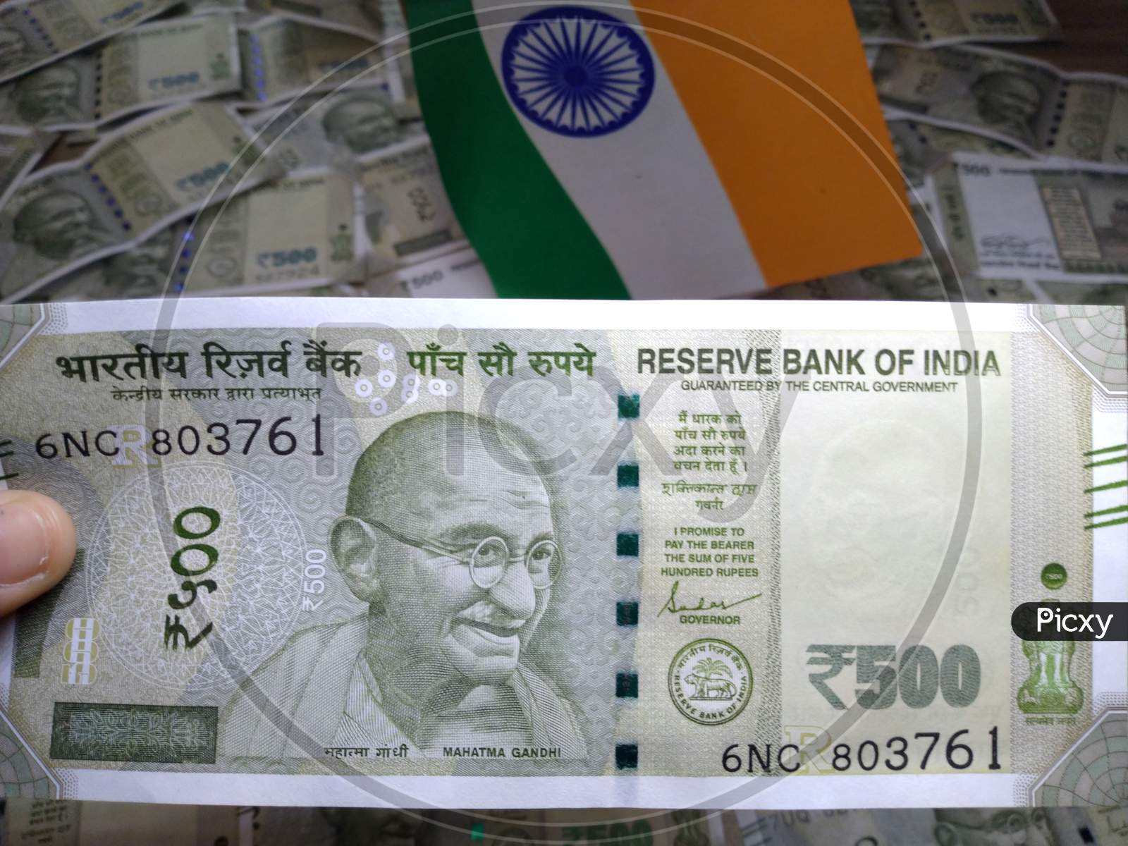 Indian Currency,New 500 Rupee Note With Inaian National Flag
