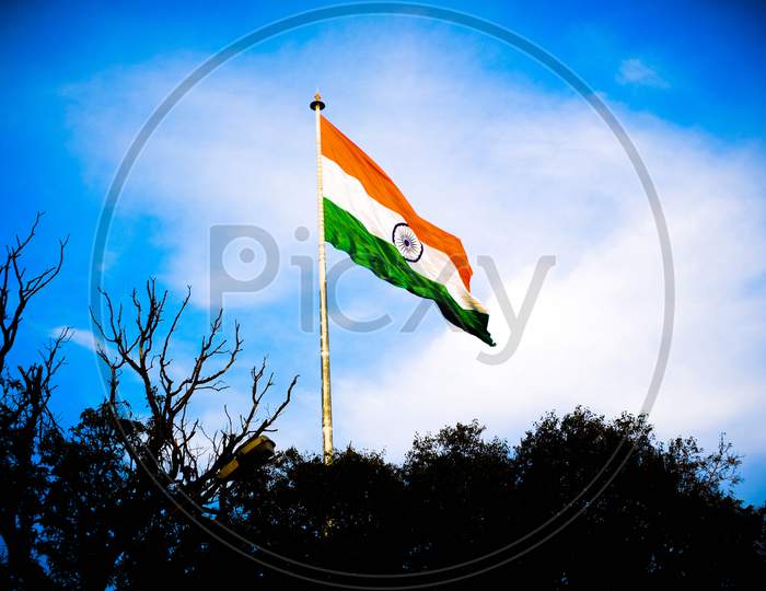 indian national flag at wagah/attari border amritsar