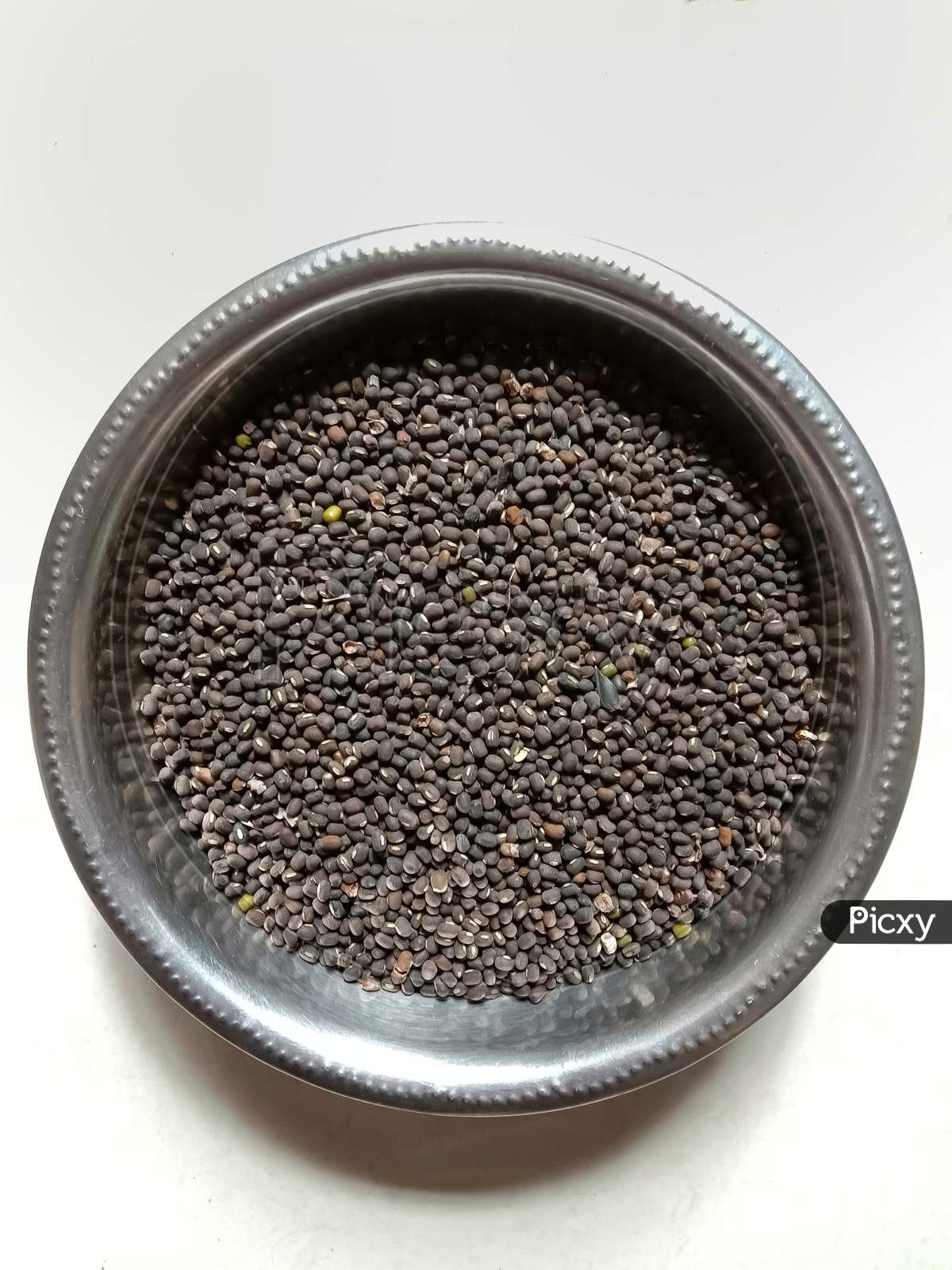 Black chawli seeds.