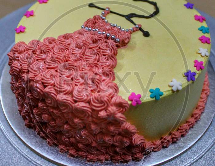 N.T. cakes - Frock theme cake design....👗👗👗👗👗👗👗👗 1kg... | Facebook