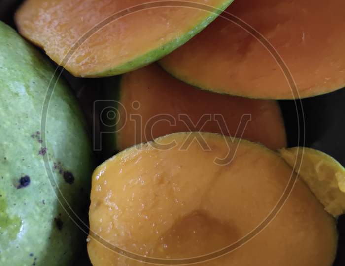 Ripe mango fruits