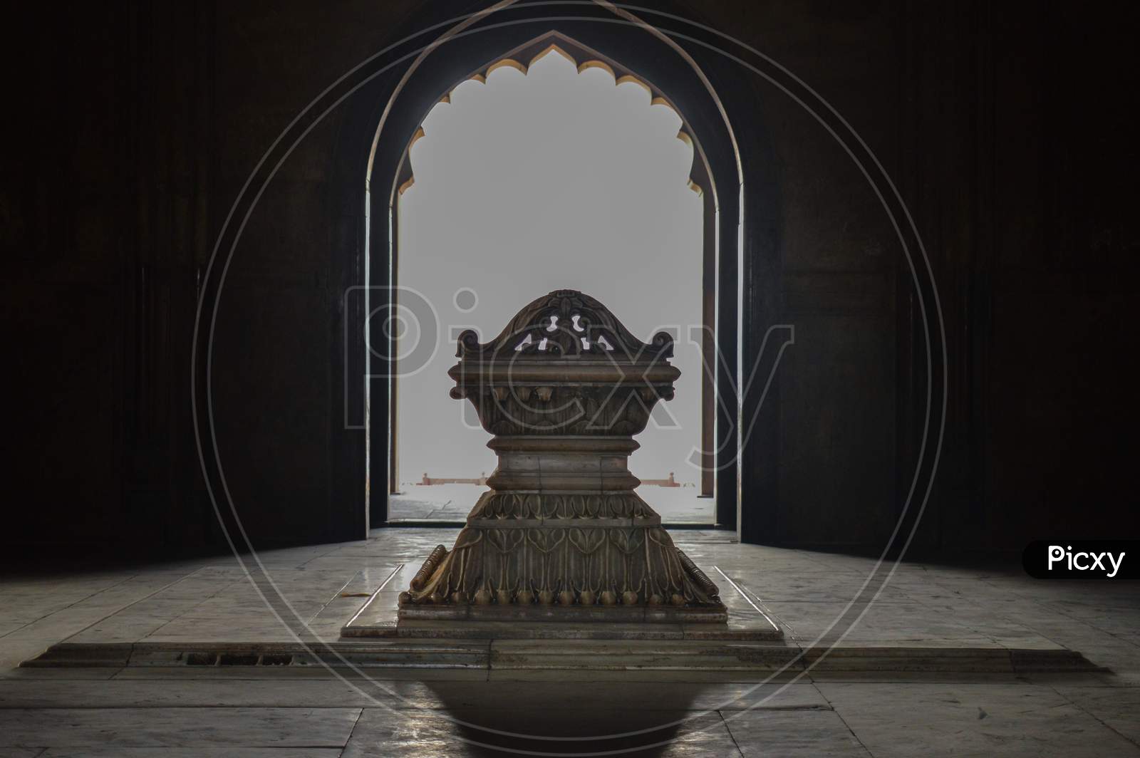 A Side View Of Mausoleum Of King Safdarjung Made Out Of White Marble Inside The Main Tomb Of Safdarjung Memorial At Winter Morning.