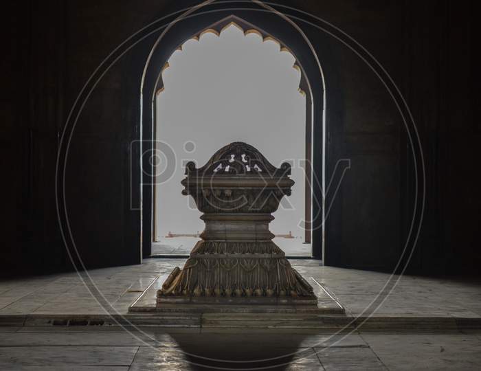 A Side View Of Mausoleum Of King Safdarjung Made Out Of White Marble Inside The Main Tomb Of Safdarjung Memorial At Winter Morning.