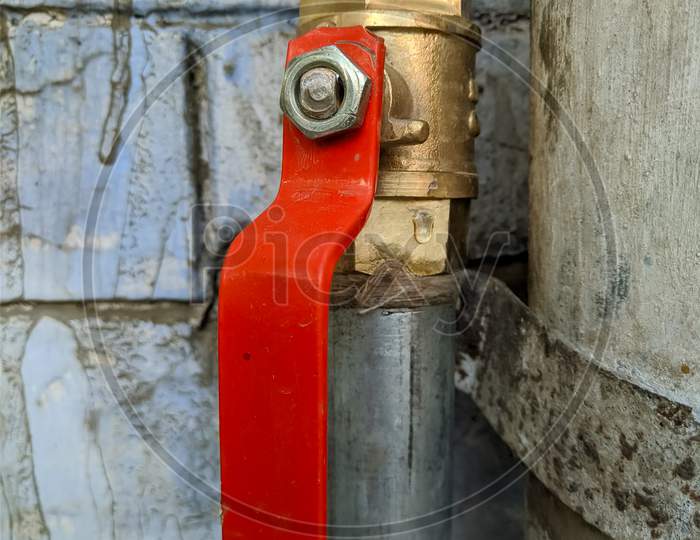 Water pipe lever