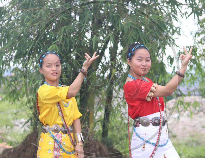 Beautiful sisters from Arunachal Pradesh dancing photo!