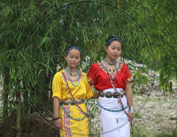Beautiful Arunachalee girls from Arunachal Pradesh photo, North East India.