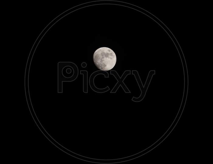 Full Moon On The Dark Night Capture My Dslr Camera.Super Moon Over Sky.Serenity Nature Background,Outdoor At Gloaming.Beautiful Nature Landscape Fantasy.Peaceful Background,Night Sky With Full Moon.