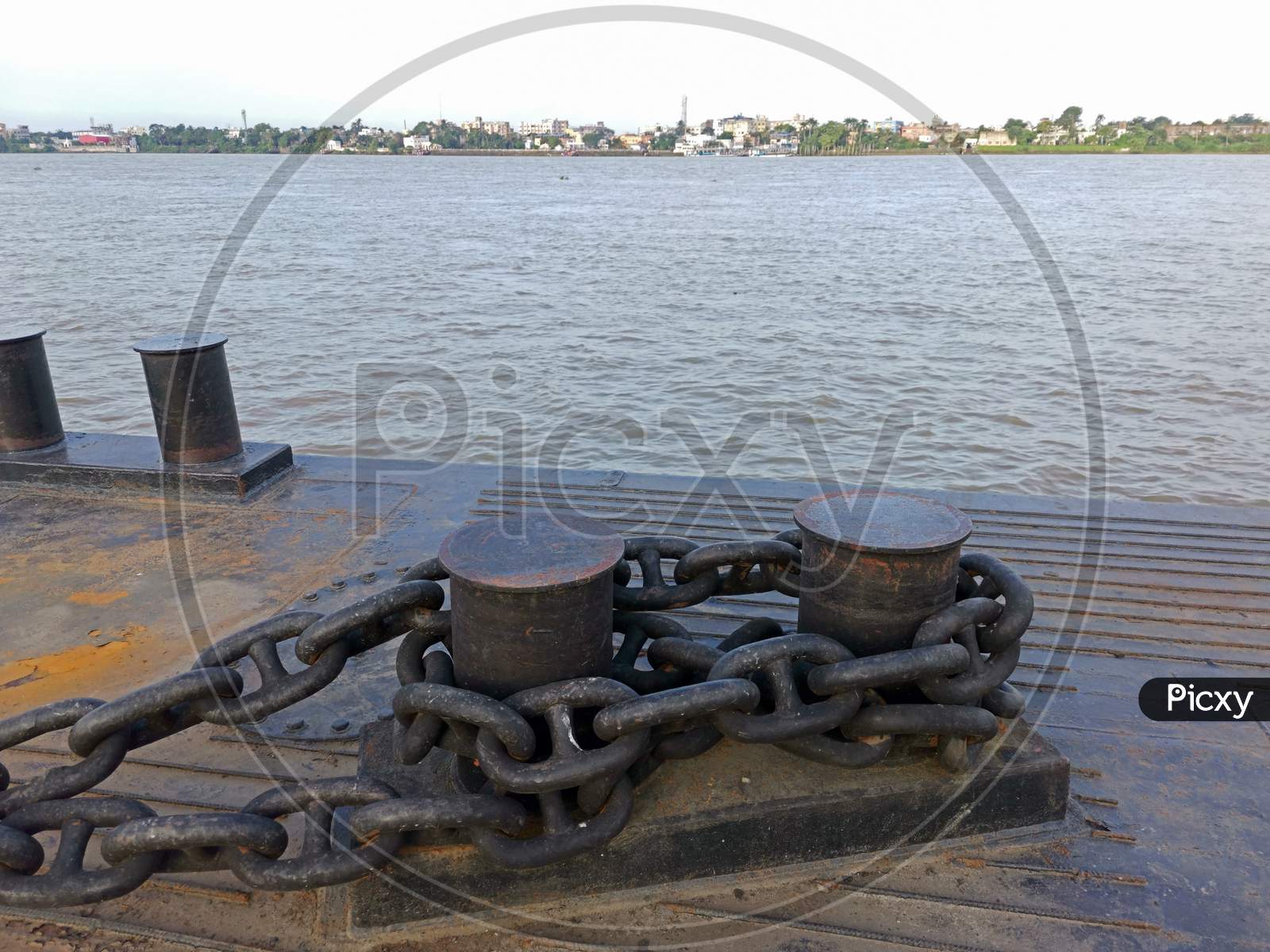 Anchoring Chains And Poles,