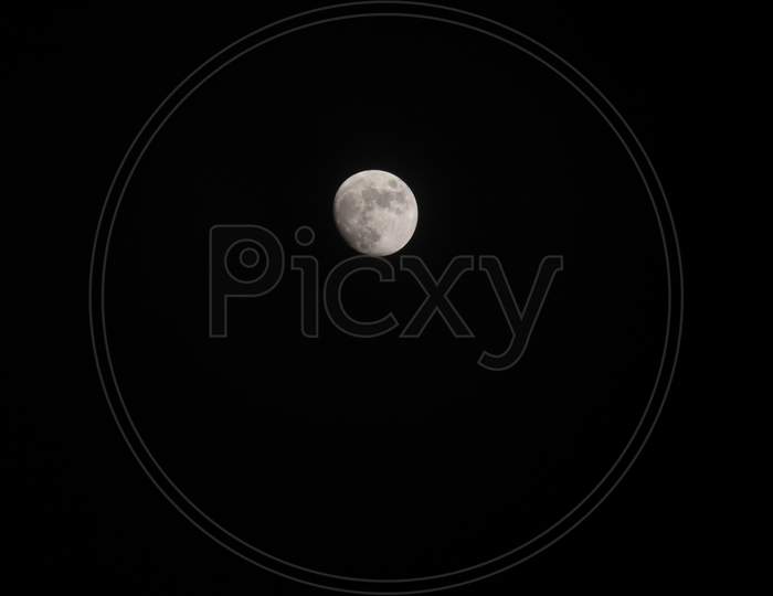 Full Moon On The Dark Night Capture My Dslr Camera.Super Moon Over Sky.Serenity Nature Background,Outdoor At Gloaming.Beautiful Nature Landscape Fantasy.Peaceful Background,Night Sky With Full Moon.