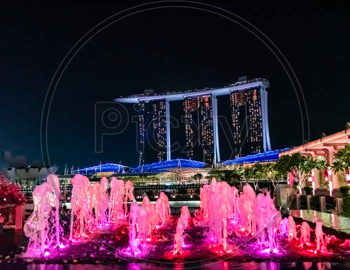 Beautiful Leger Show Shoot With Marine Bay Send, Singapore 2020