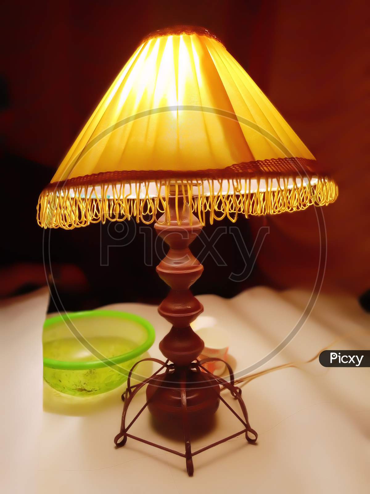 Table lamp for reception party