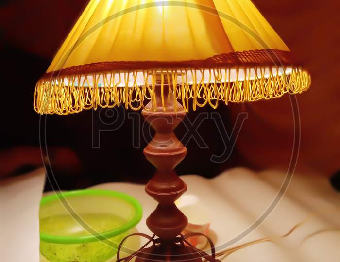 Table lamp for reception party