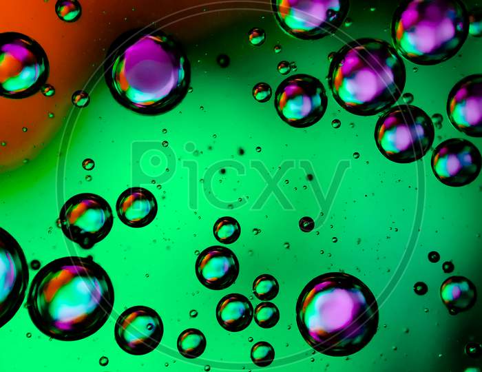 Oil and water macro photography