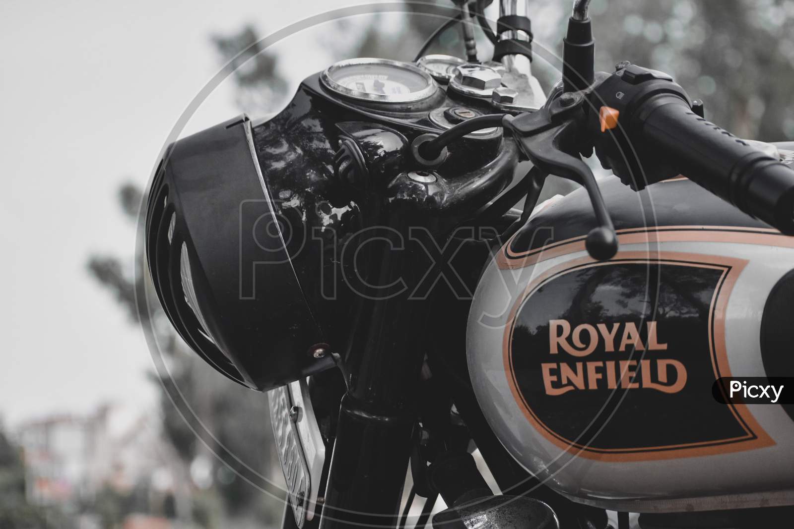 Royal Enfield Bike, royal Enfield classic 350,