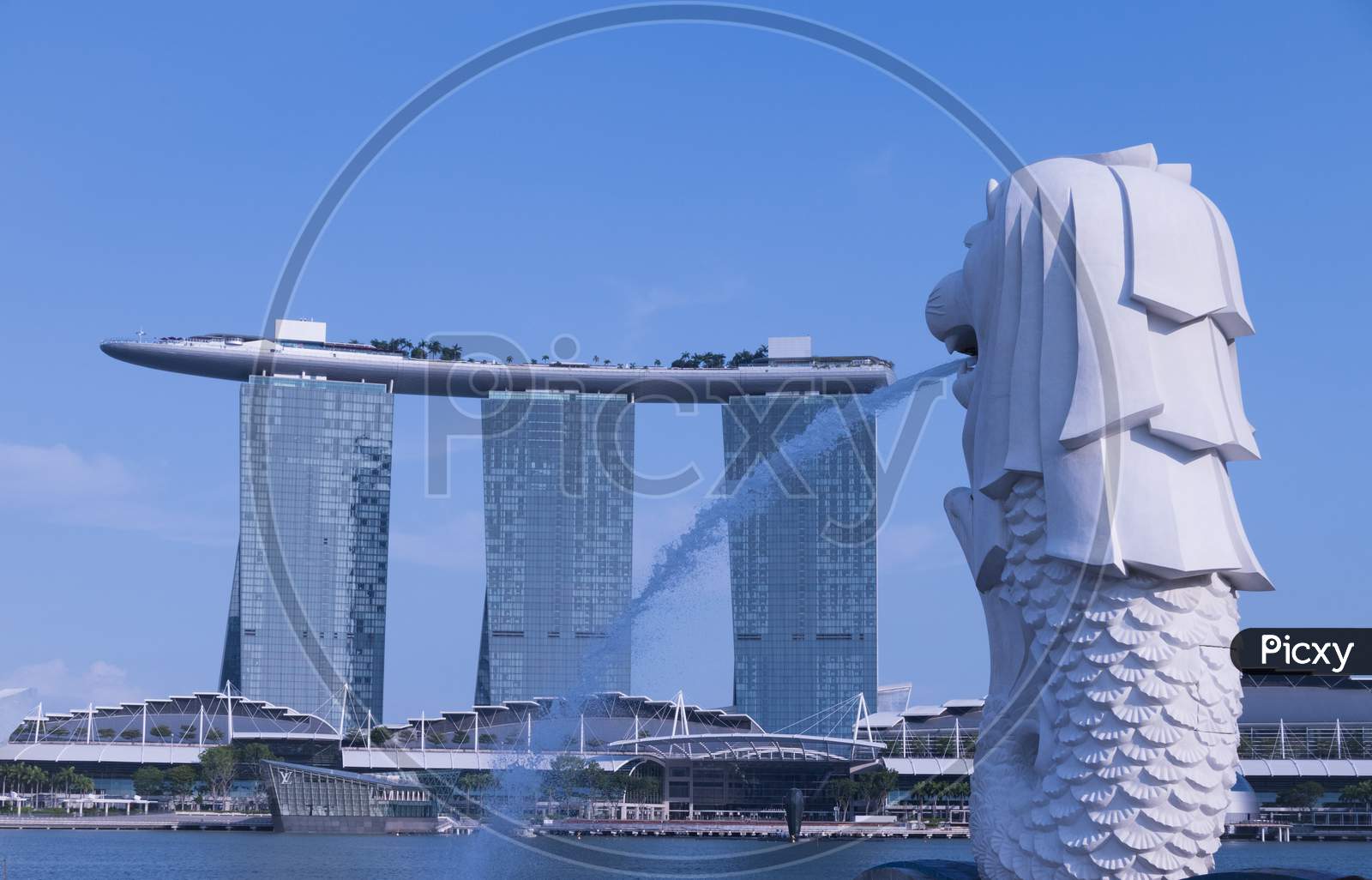 The Iconic Merlion Statue And Marina Bay