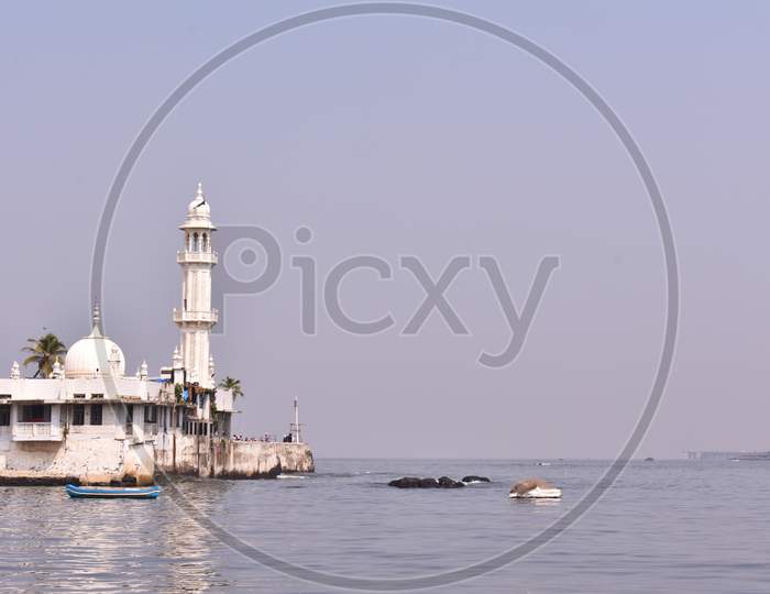 Masjid In Between Ocean In Mumbai
