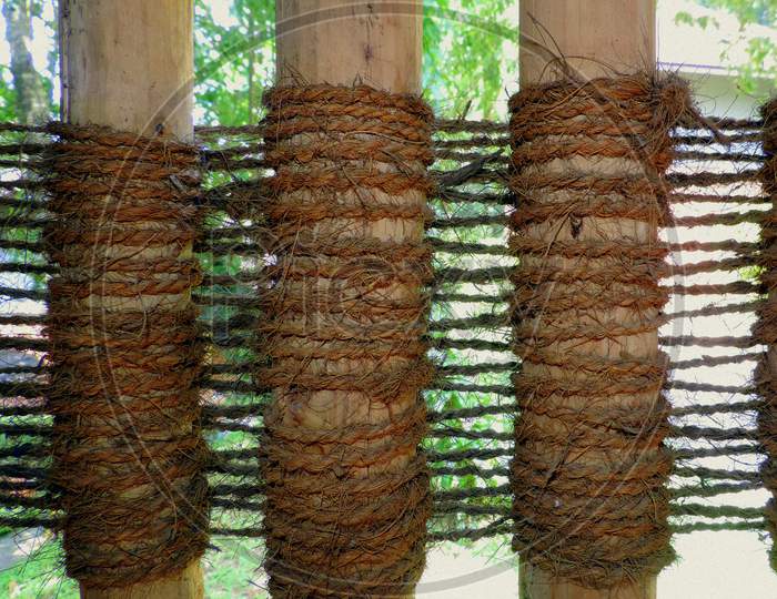 Rope jute bounded wood
