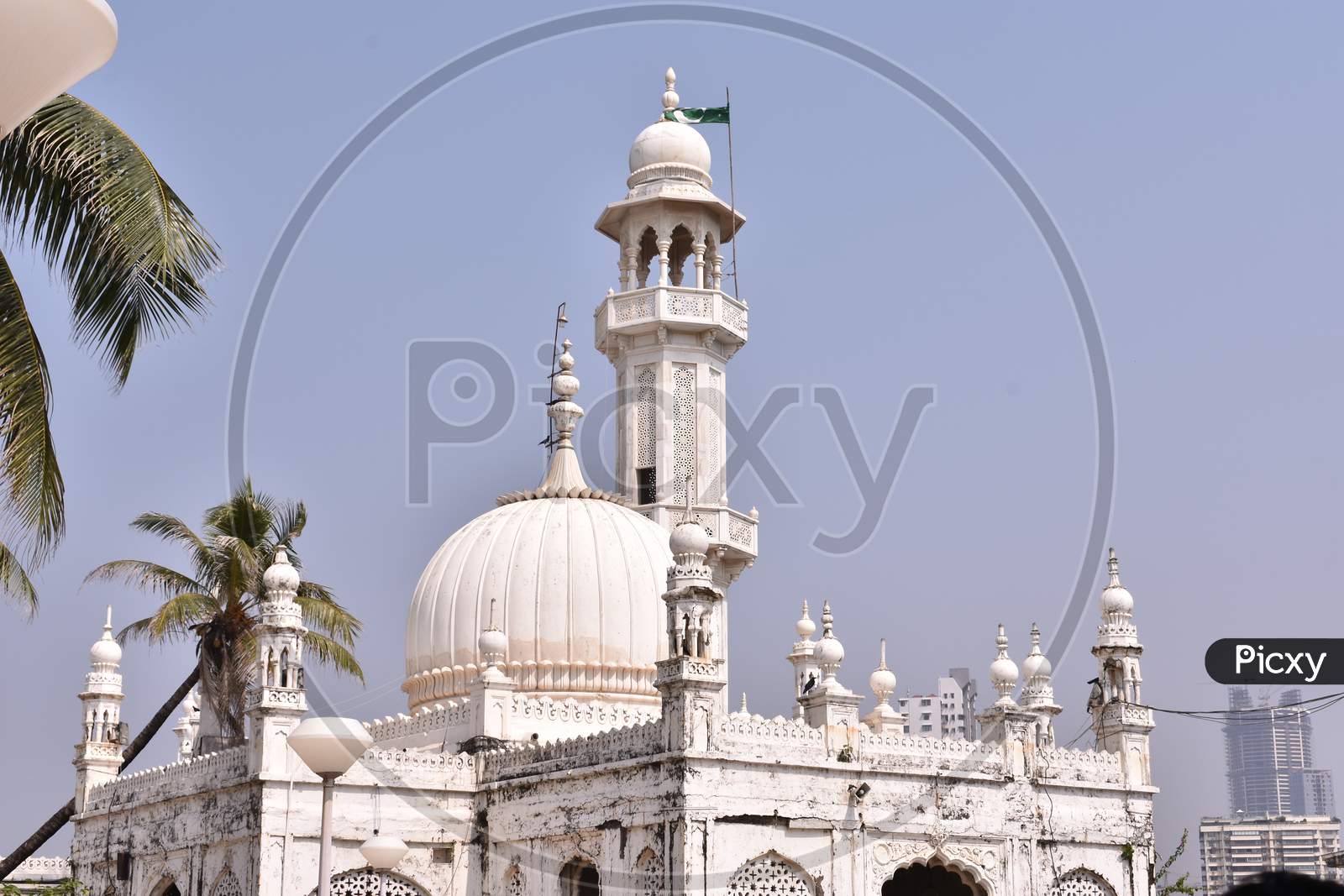 Haji Ali Dargah , A White Masjid Situated In Mumbai