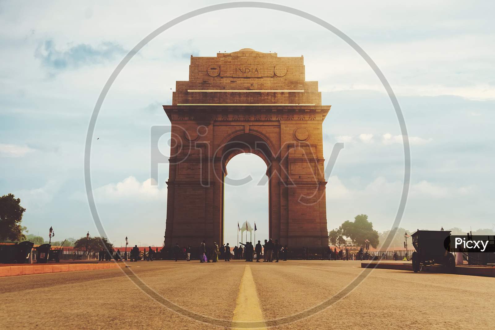 Dramatic Angle View Of The India Gate Monument In New Delhi, India. A War Memorial On Rajpath Road