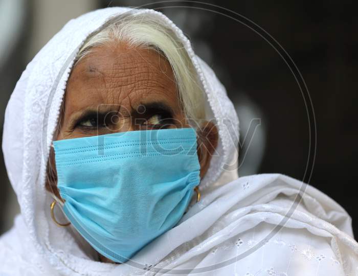 Bilkis Bano attends a press conference in New Delhi, India, 29 September 2020. The 82-year-old protester Bilkis Bano, known as 'dadi'  of Shaheen Bagh, participated in anti-Citizenship Amendment Act (CAA) protests, was named as one of the 100 most influential people of the 2020 by Time Magazine.