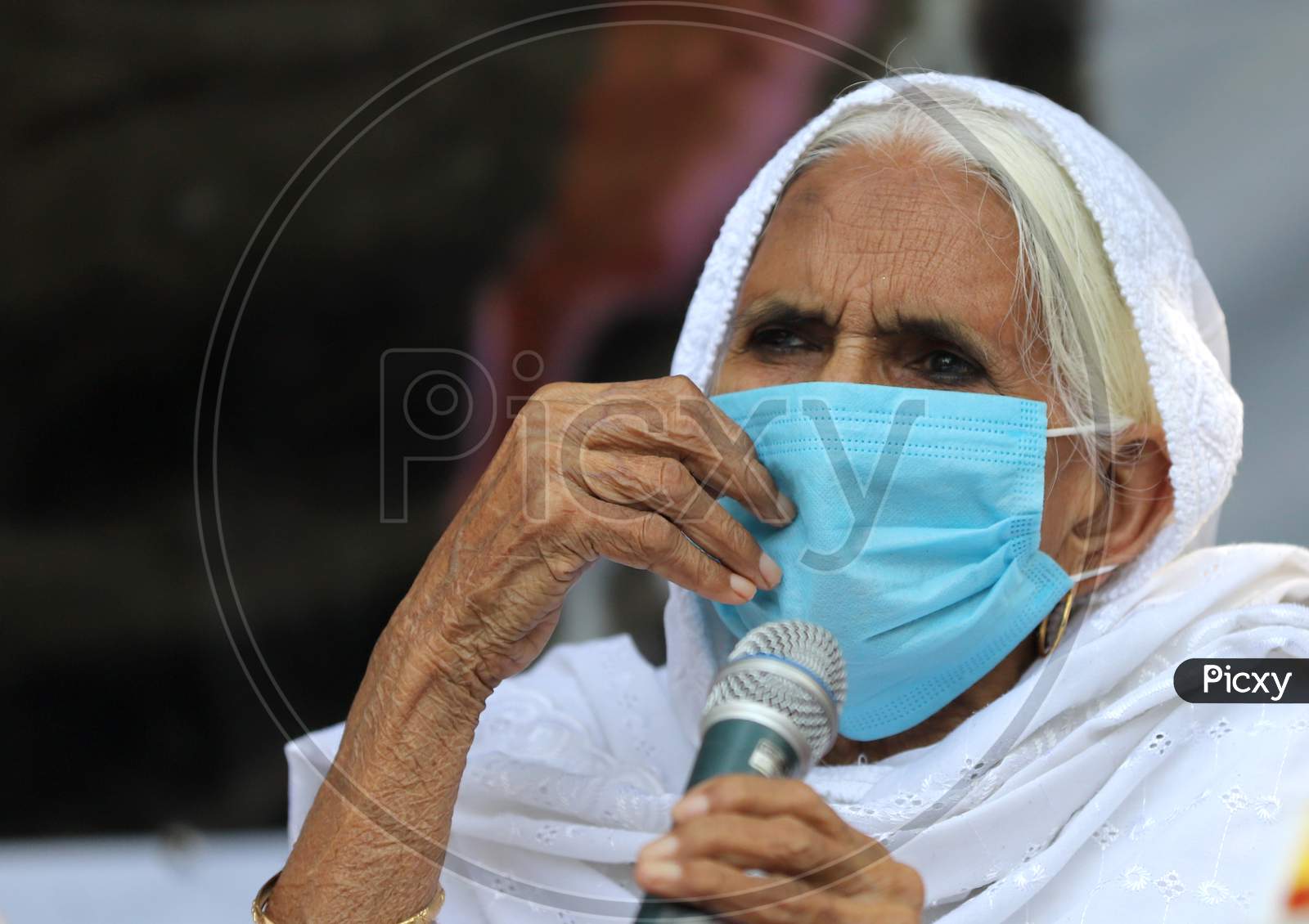 Bilkis Bano attends a press conference in New Delhi, India, 29 September 2020. The 82-year-old Indian protester Bilkis Bano, who became known as 'dadi' (grandmother) of Shaheen Bagh when she participated in anti-Citizenship Amendment Act (CAA) protests, was named as one of the 100 most influential p