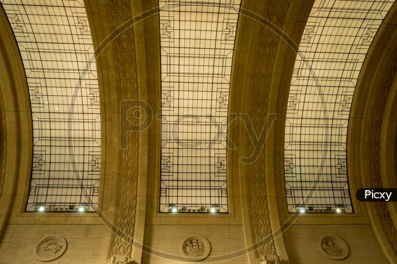 Milan Central Station - March 31: The Interior Of Milan Central Railway Station On March 31, 2018 In Milan, Italy. The Milan Railway Station Is The Largest Train Station In Europe By Volume