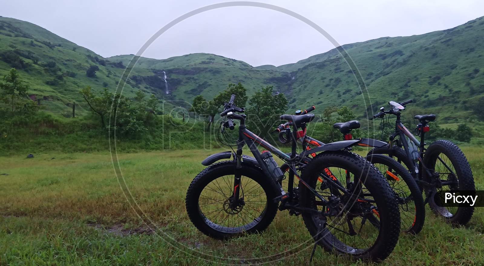 Fat bike with waterfall and hills