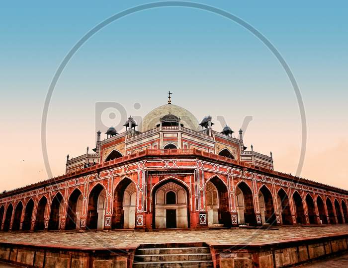 Iconic view of Humayun's tomb, delhi