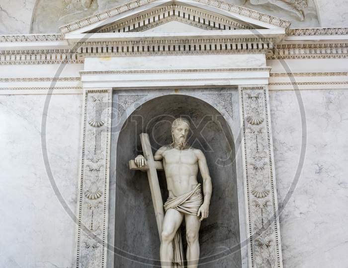 Bellagio, Italy-April 1, 2018:  Jesus Christ Sculpture In Chapel At Villa Melzi