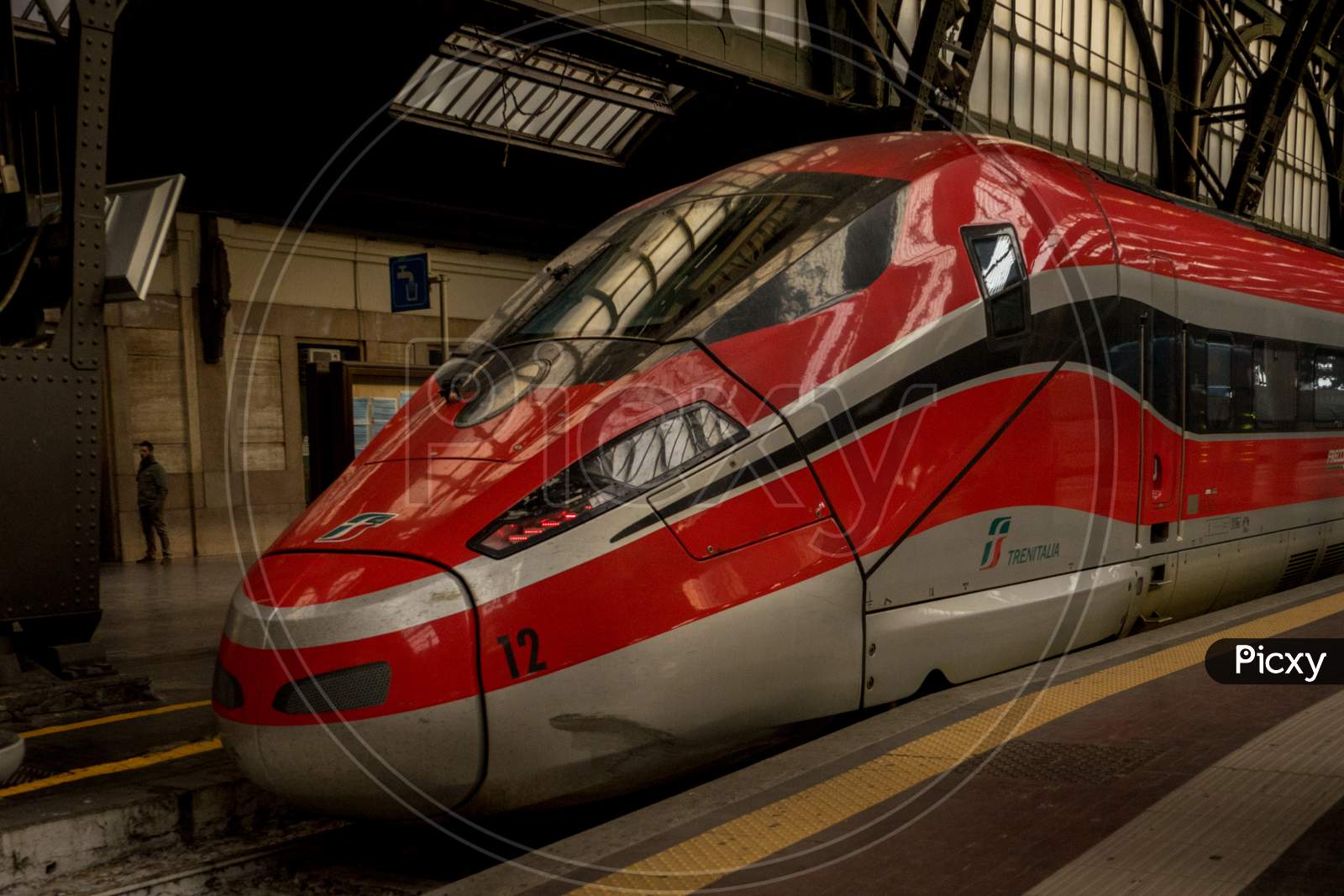 image-of-milan-central-station-march-31-the-frecciarossa-trenitalia