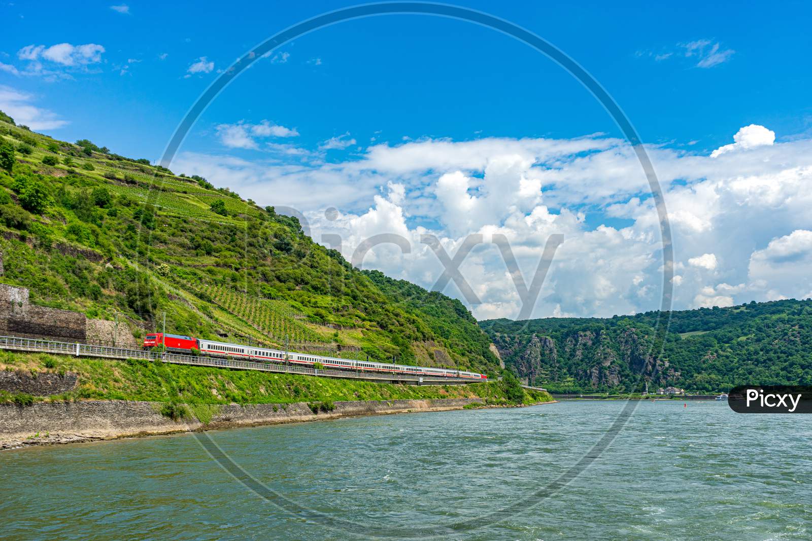 Frankfurt, Germany - 27Th May 2018: Deutsche Bahn Railway Train Along The Wine Terraced Hills Of Rhine Romantic