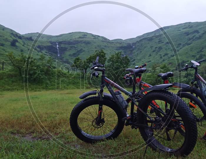Fat bike with waterfall and hills