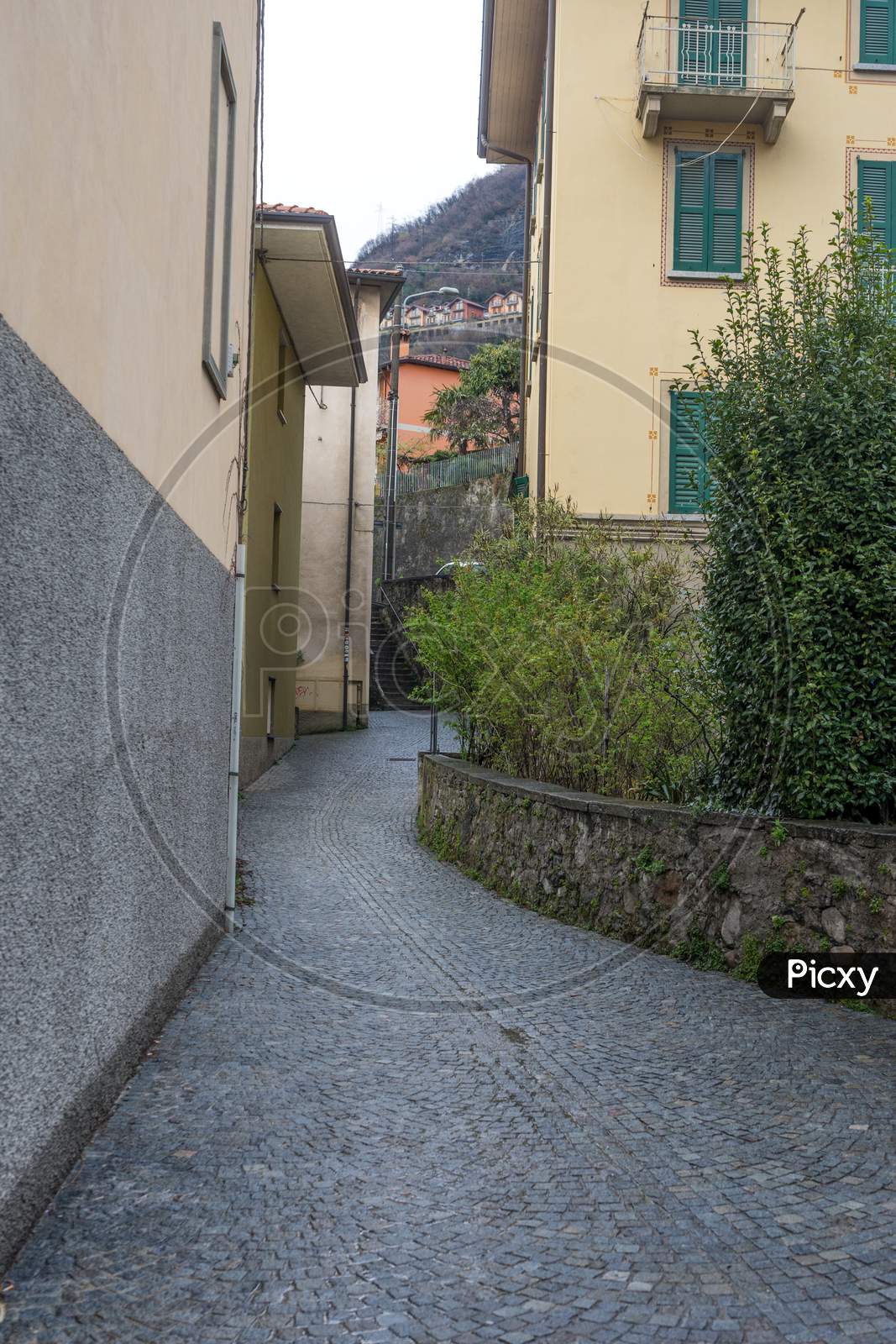 Italy, Varenna, Lake Como, Narrow Sidewalk Passage