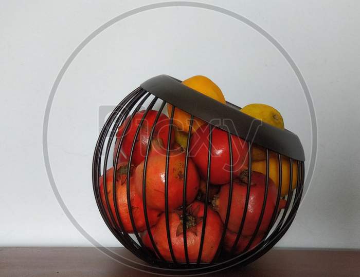 Fruit bowl of cage