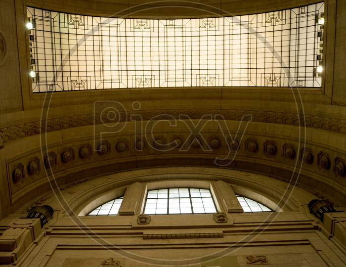 Milan Central Station - March 31: The Facade Of Milan Central Railway Station On March 31, 2018 In Milan, Italy. The Milan Railway Station Is The Largest Train Station In Europe By Volume